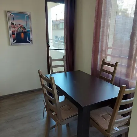 за гости делукс Burgas City