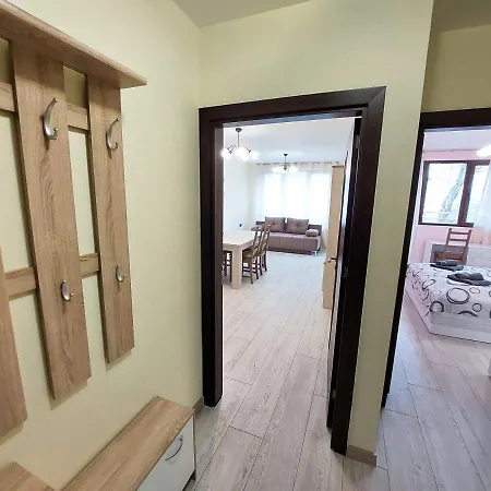 за гости делукс Lejlighed Burgas City